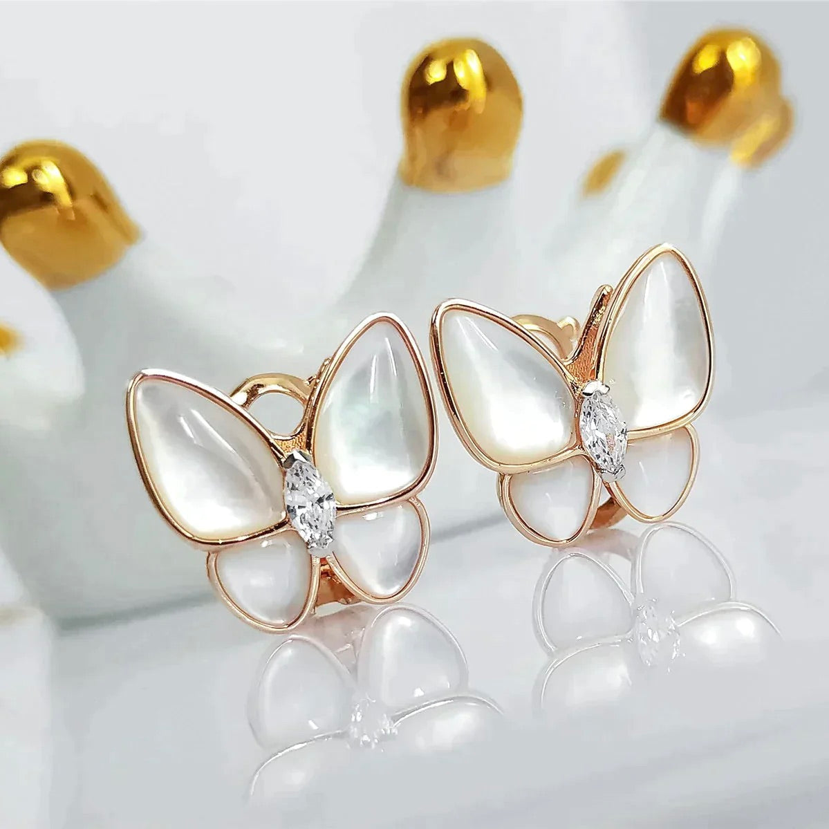 ¡®Moco¡¯BUTTERFLY MOP DIAMOND EARRINGS