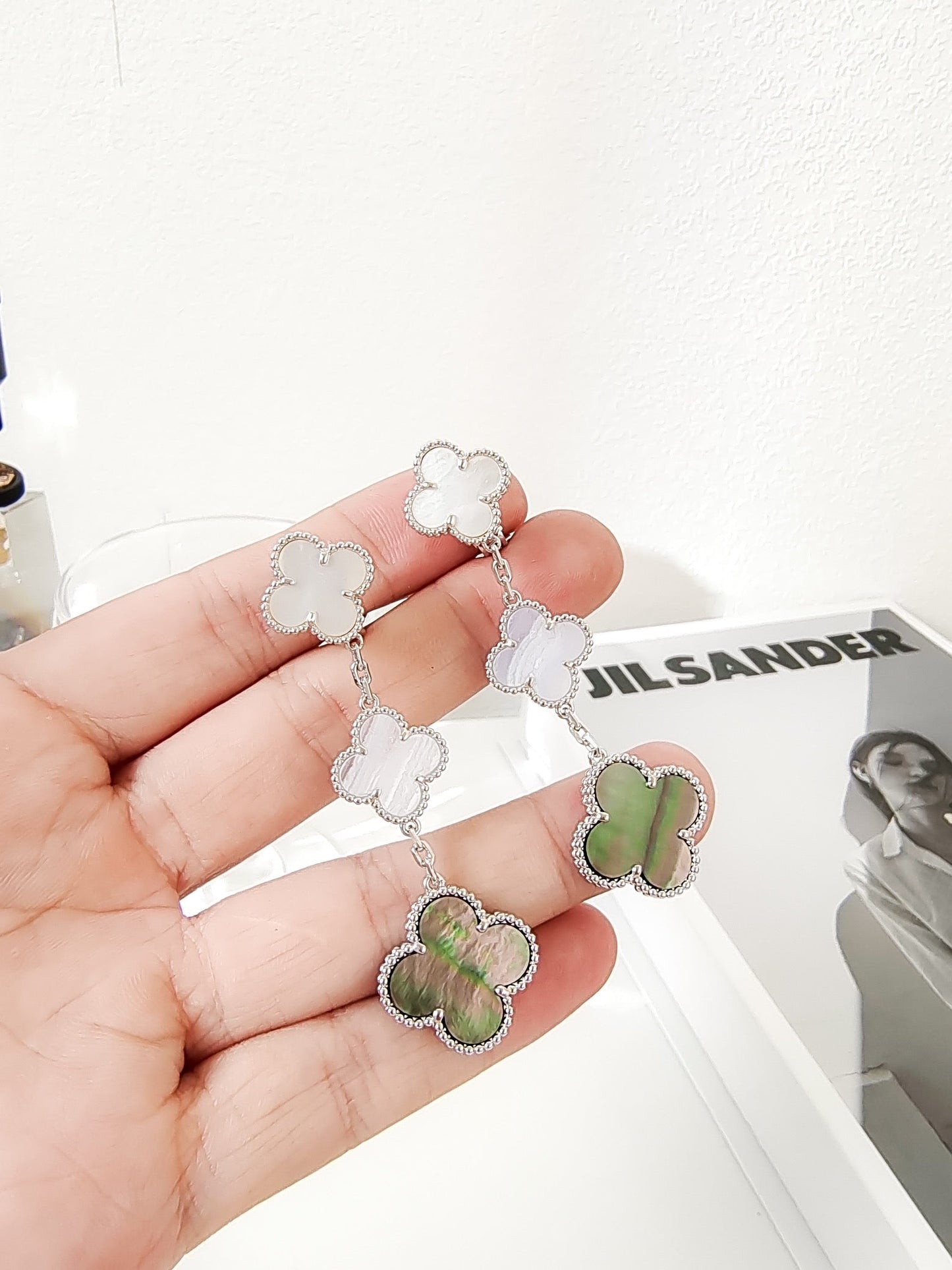 ¡®Moco¡¯CLOVER 3 MOTIFS CHALCEDONY DARK MOP SILVER EARRINGS