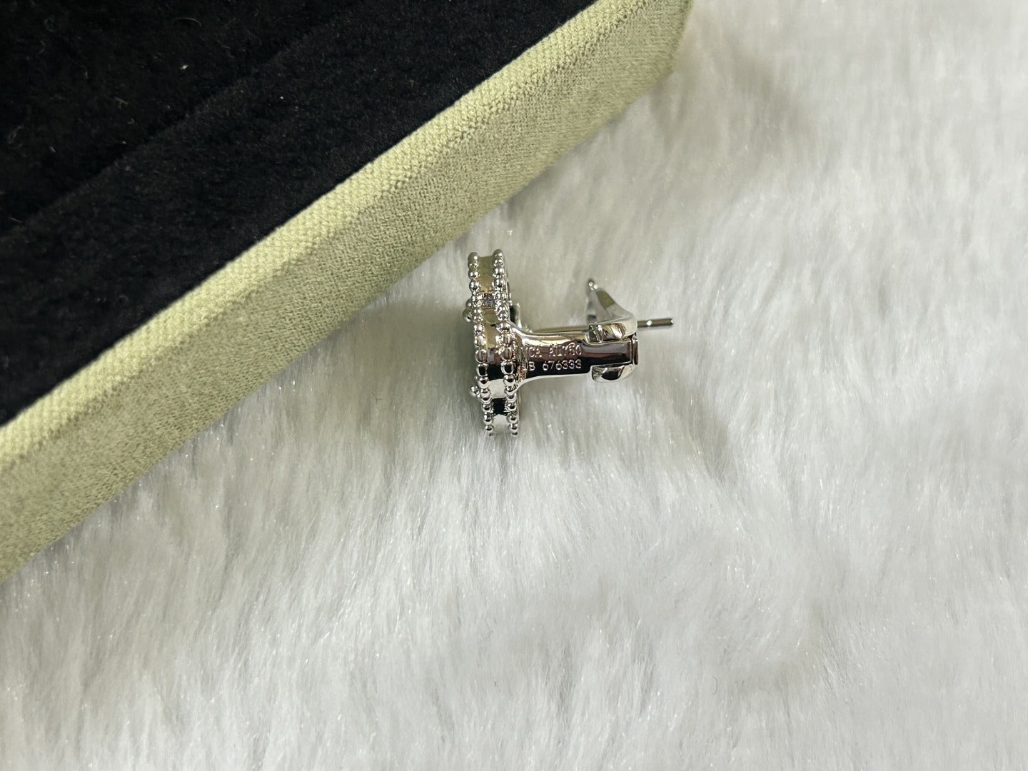 ¡®Moco¡¯CLOVER PIETERSITE MEDIUM STUD EARRINGS