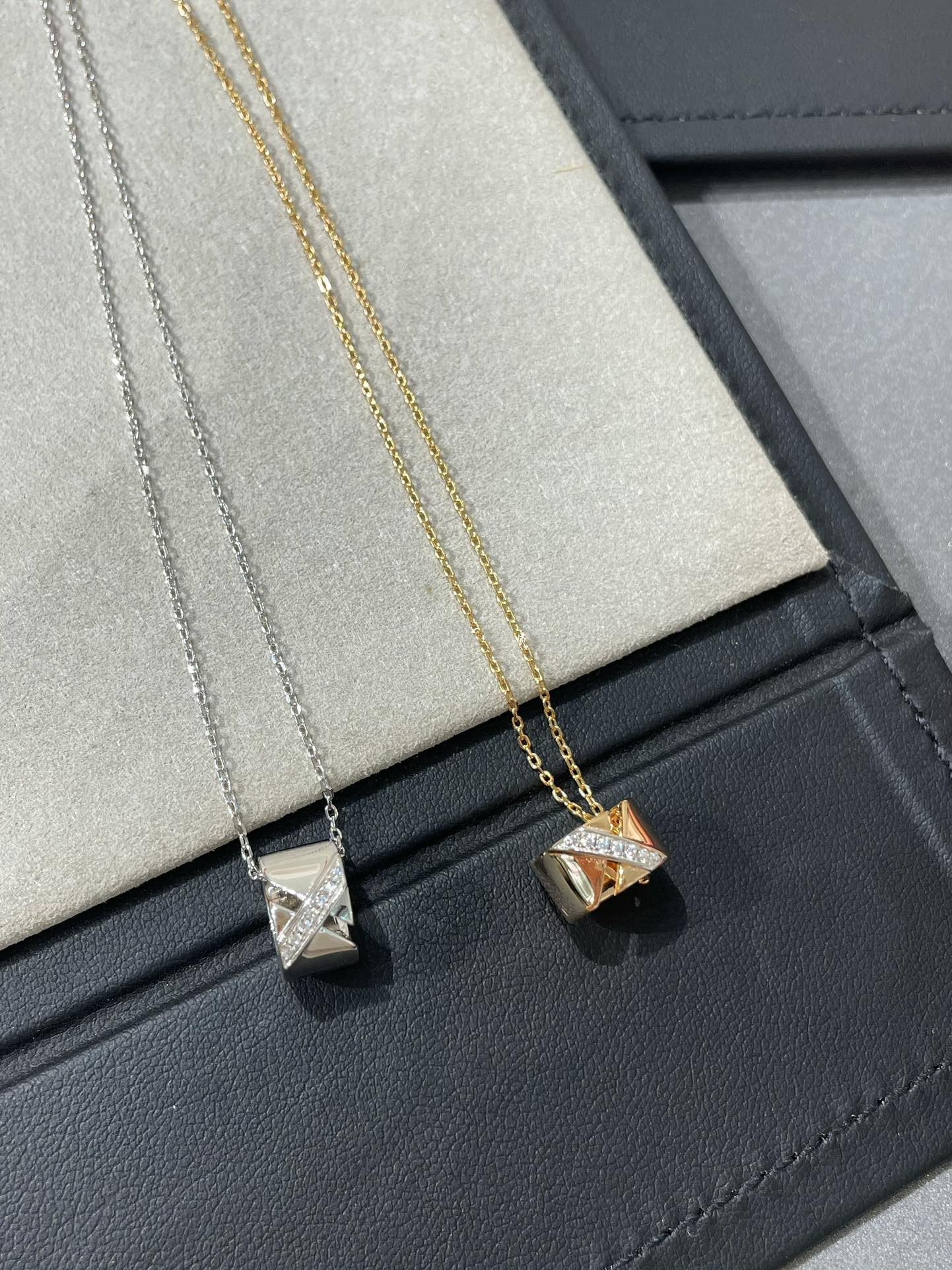 ¡®Moco¡¯LIENS EVIDENCE DIAMOND NECKLACE