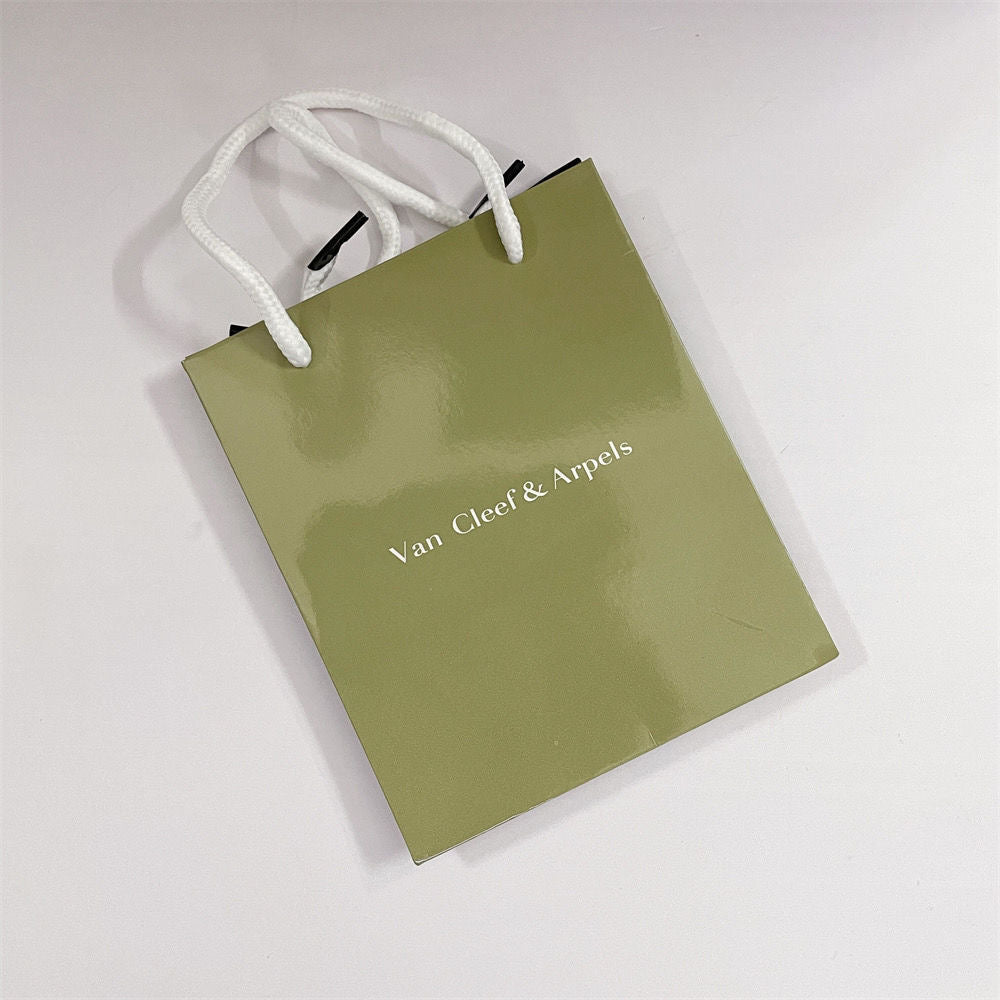 ¡®Moco¡¯VA CLOVER BRACELET NECKLACE RING BOX GIFT BAG