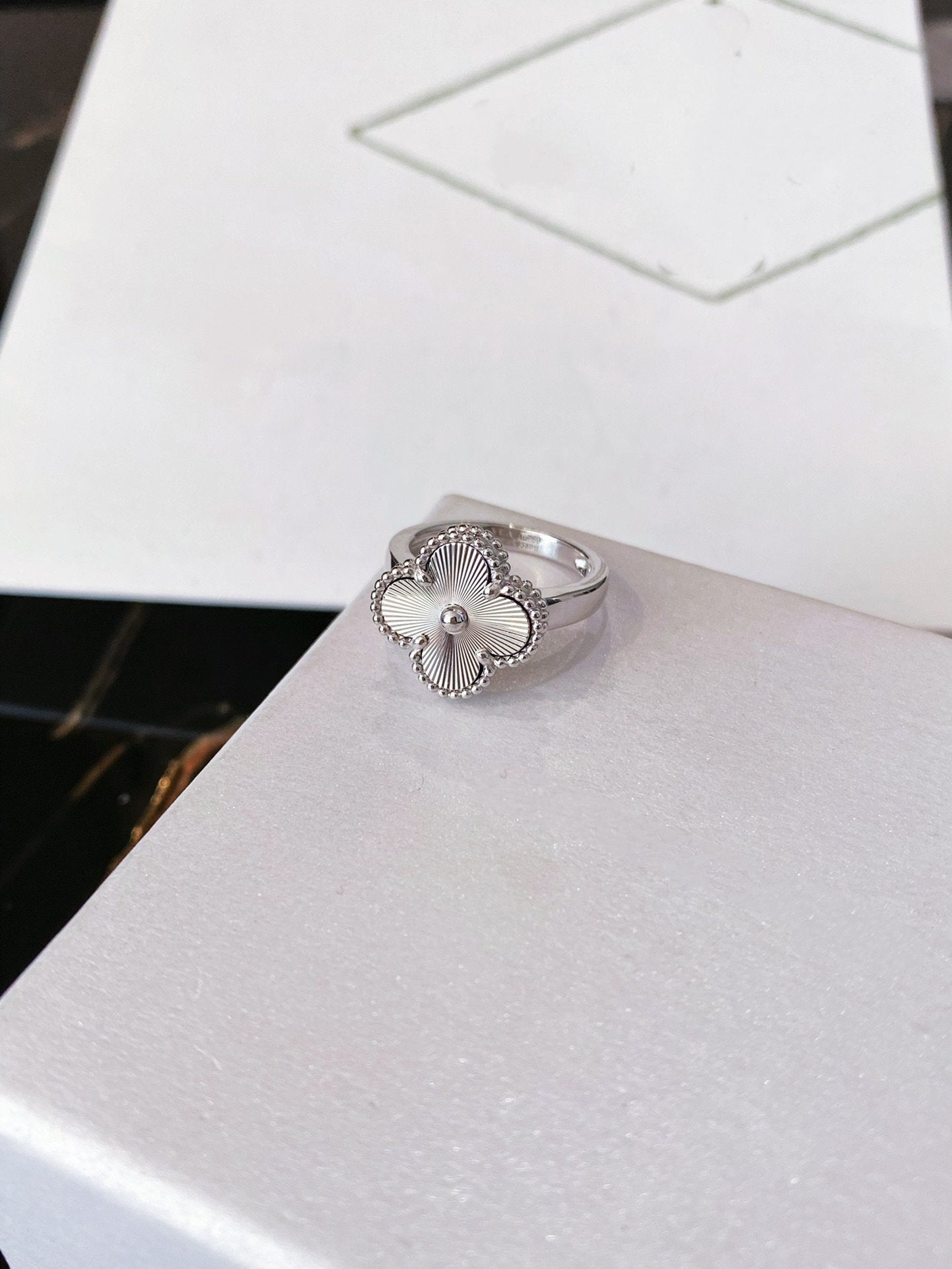 ¡®Moco¡¯CLOVER SILVER RING