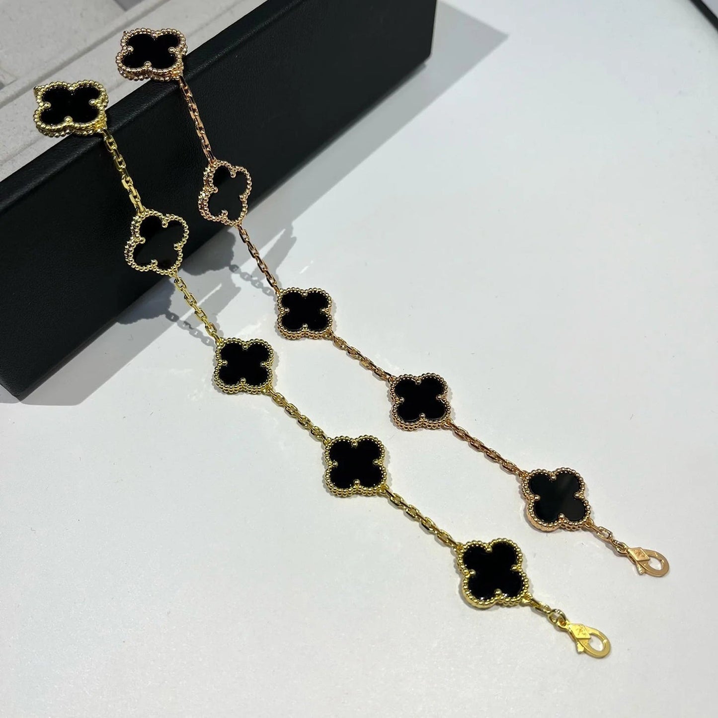 [Moco]New CLOVER 5 MOTIF ONYXS BRACELET COLLECTION