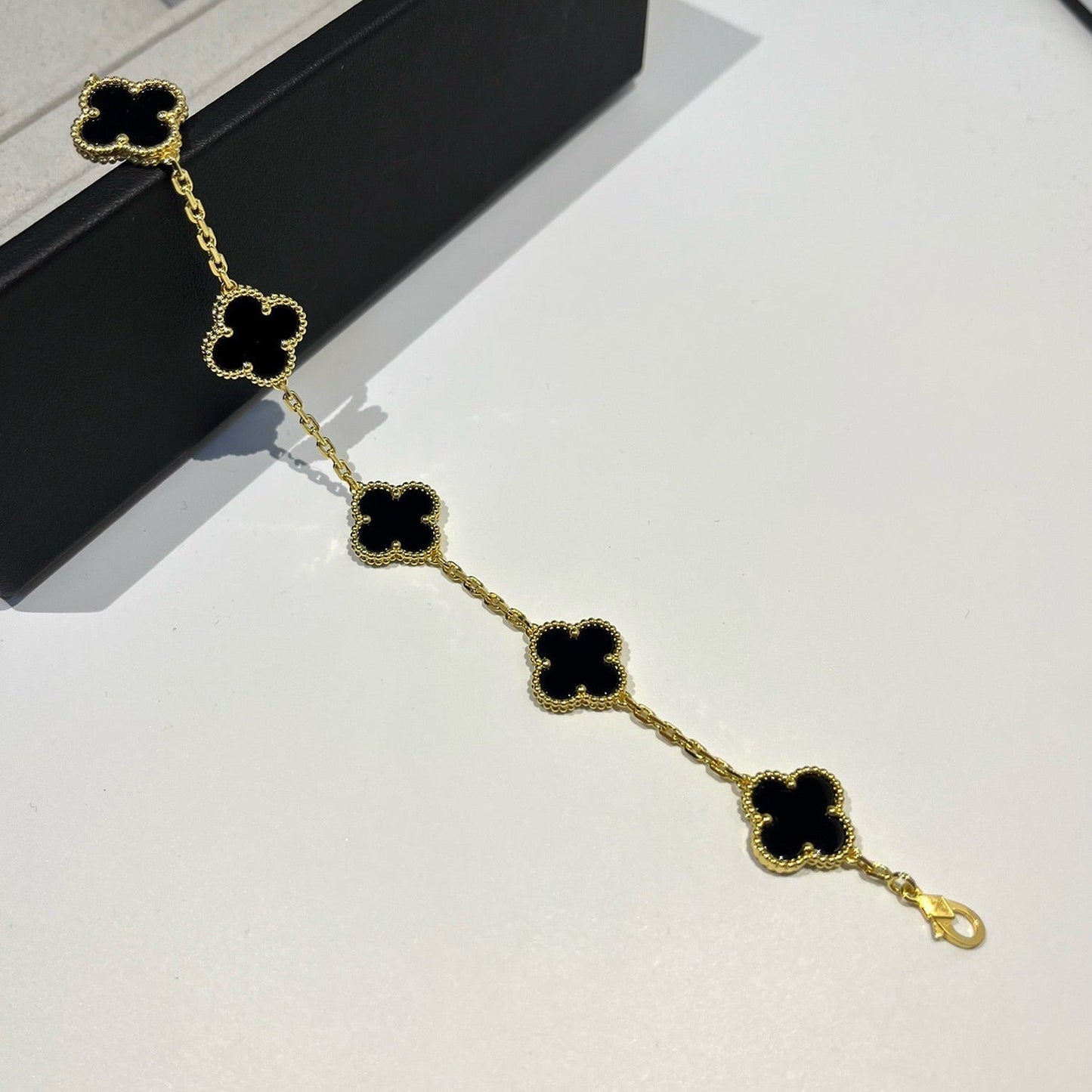 [Moco]New CLOVER 5 MOTIF ONYXS BRACELET COLLECTION