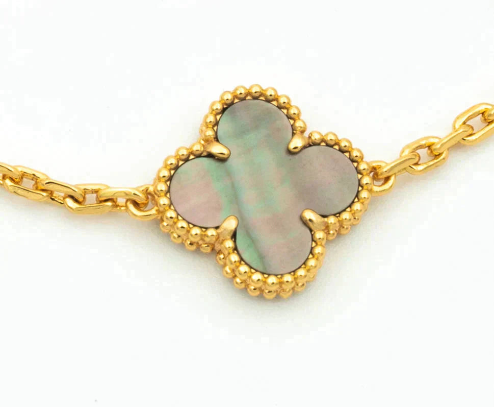 [Moco]New CLOVER 5 MOTIF GRAY MOP BRACELET COLLECTION