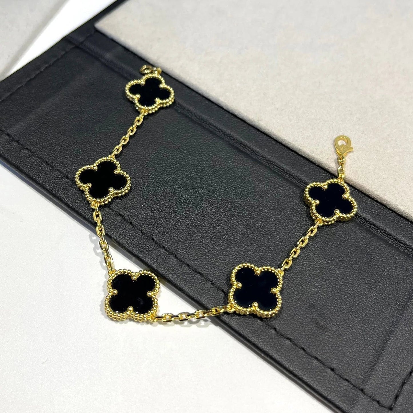 [Moco]New CLOVER 5 MOTIF ONYXS BRACELET COLLECTION