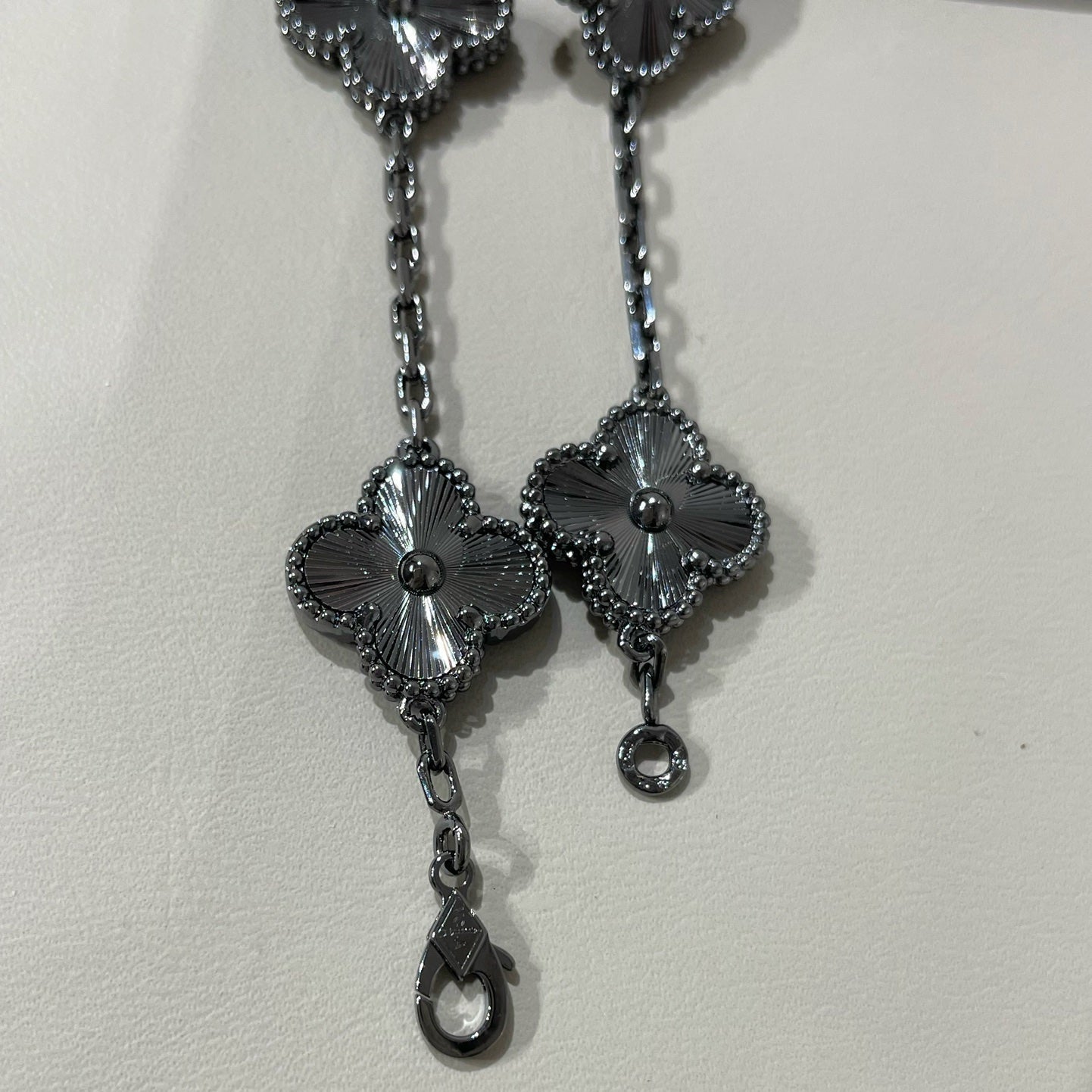 [Moco]New CLOVER 5 MOTIF BLACK BRACELET