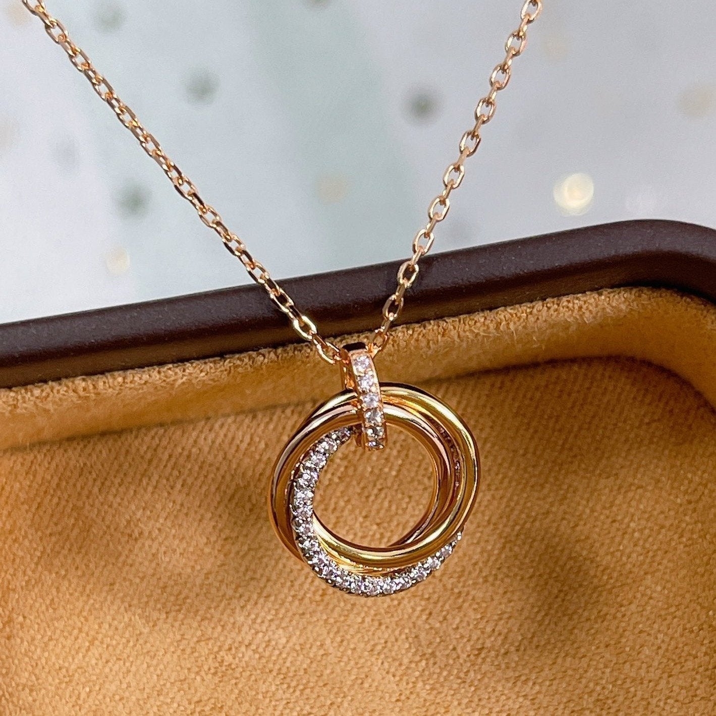 ¡®Moco¡¯TRINITY NECKLACE SILVER GOLD PINK GOLD DIAMONDS