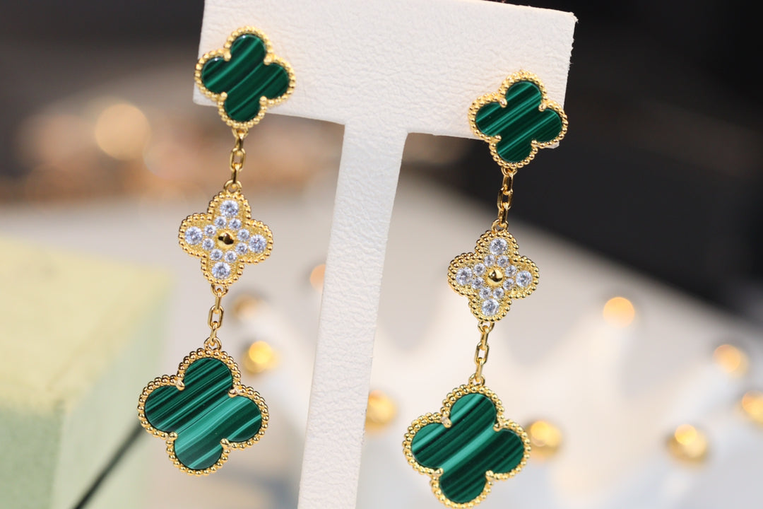 ¡®Moco¡¯CLOVER EARRINGS GOLD MALACHITE DIAMOND 3 MOTIF