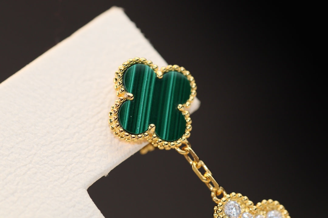¡®Moco¡¯CLOVER EARRINGS GOLD MALACHITE DIAMOND 3 MOTIF