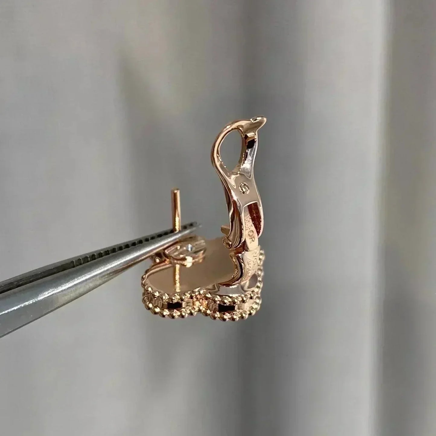 ¡®Moco¡¯CLOVER MEDIUM 1 MOTIFS  PINK MOP DIAMOND EARRINGS
