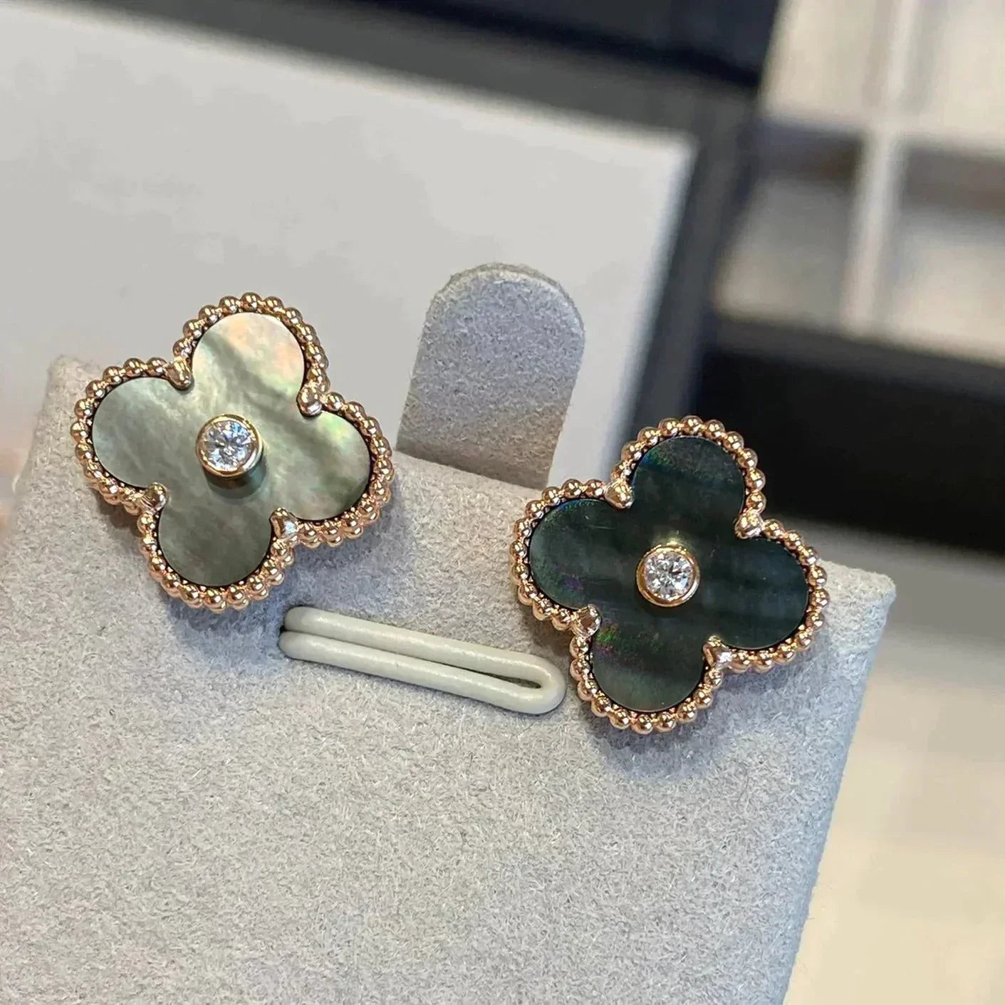 ¡®Moco¡¯CLOVER MEDIUM 1 MOTIFS GRAY MOP  DIAMOND EARRINGS