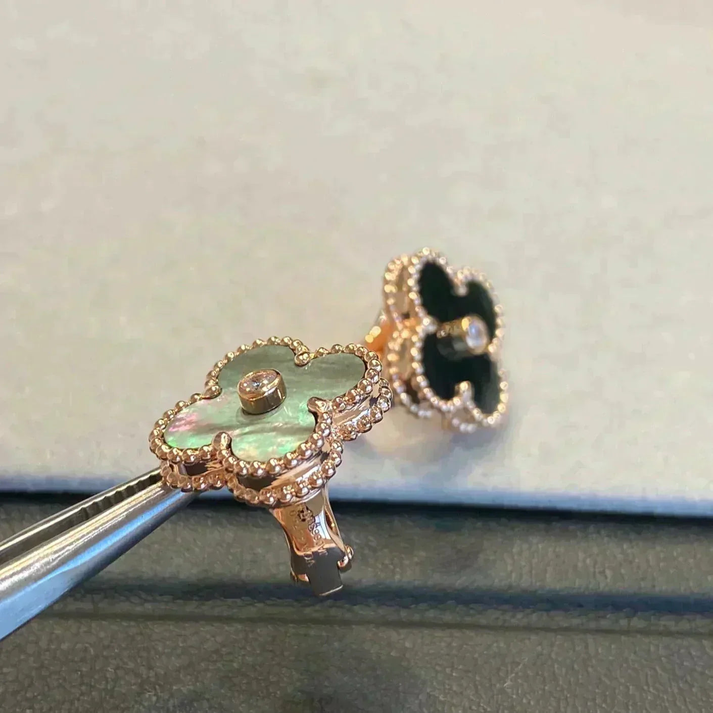 ¡®Moco¡¯CLOVER MEDIUM 1 MOTIFS GRAY MOP  DIAMOND EARRINGS