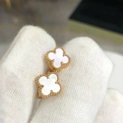 ¡®Moco¡¯CLOVER MINI 9.5MM WHITE MOP EARRINGS