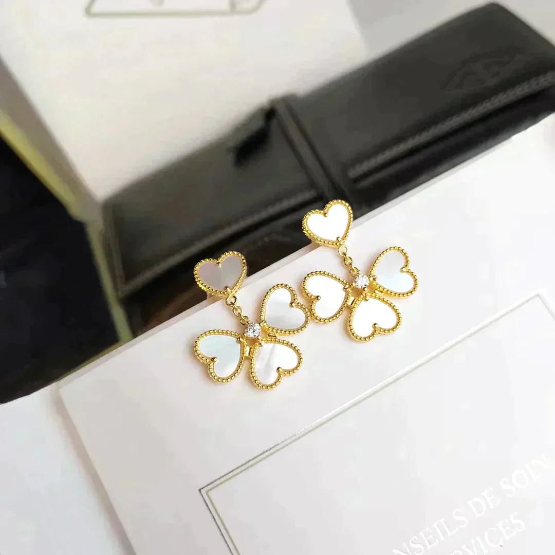 ¡®Moco¡¯CLOVER SWEET WHITE MOP EARRINGS