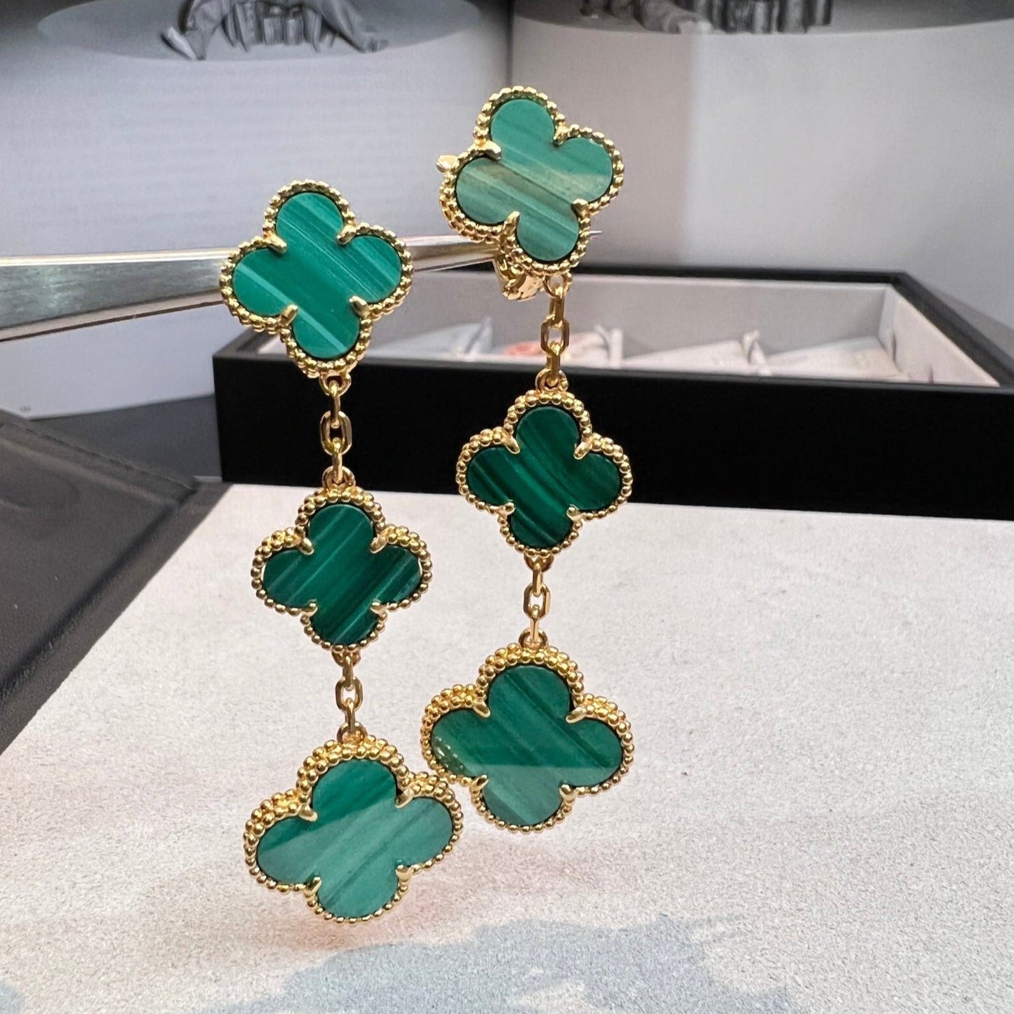 ¡®Moco¡¯CLOVER MALACHITE 3 MOTIFS GOLD