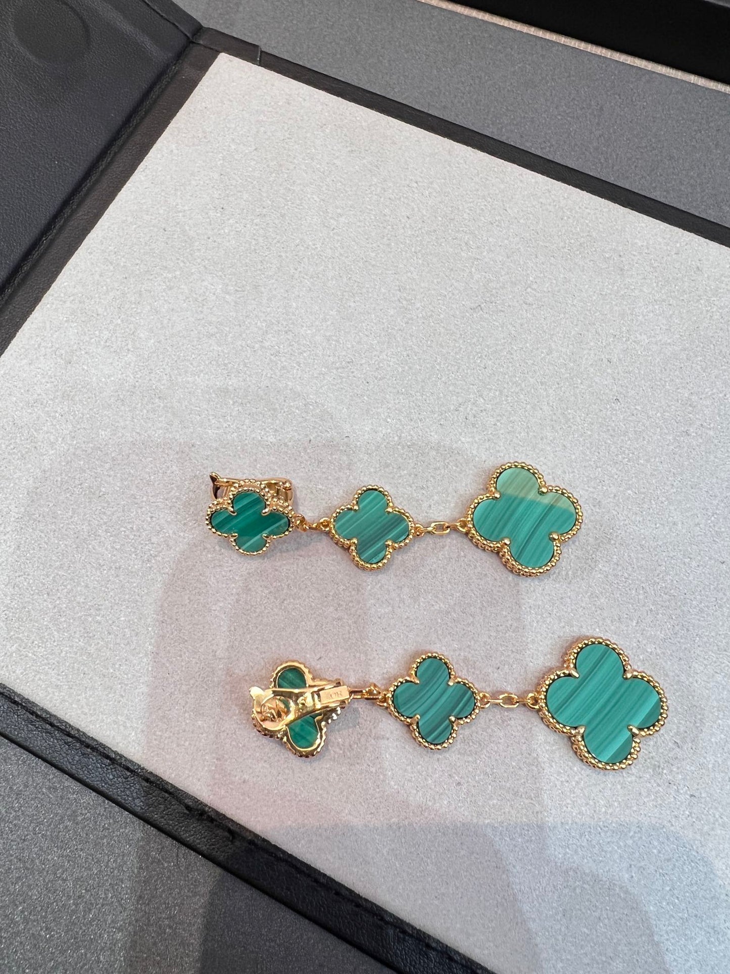 ¡®Moco¡¯CLOVER MALACHITE 3 MOTIFS GOLD