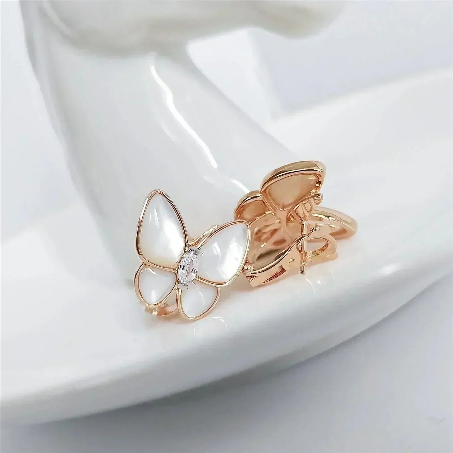 ¡®Moco¡¯BUTTERFLY MOP DIAMOND EARRINGS