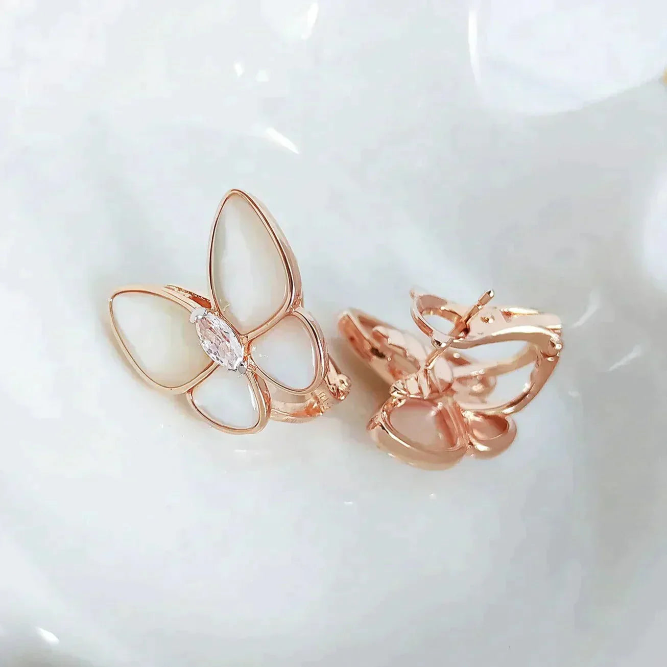 ¡®Moco¡¯BUTTERFLY MOP DIAMOND EARRINGS