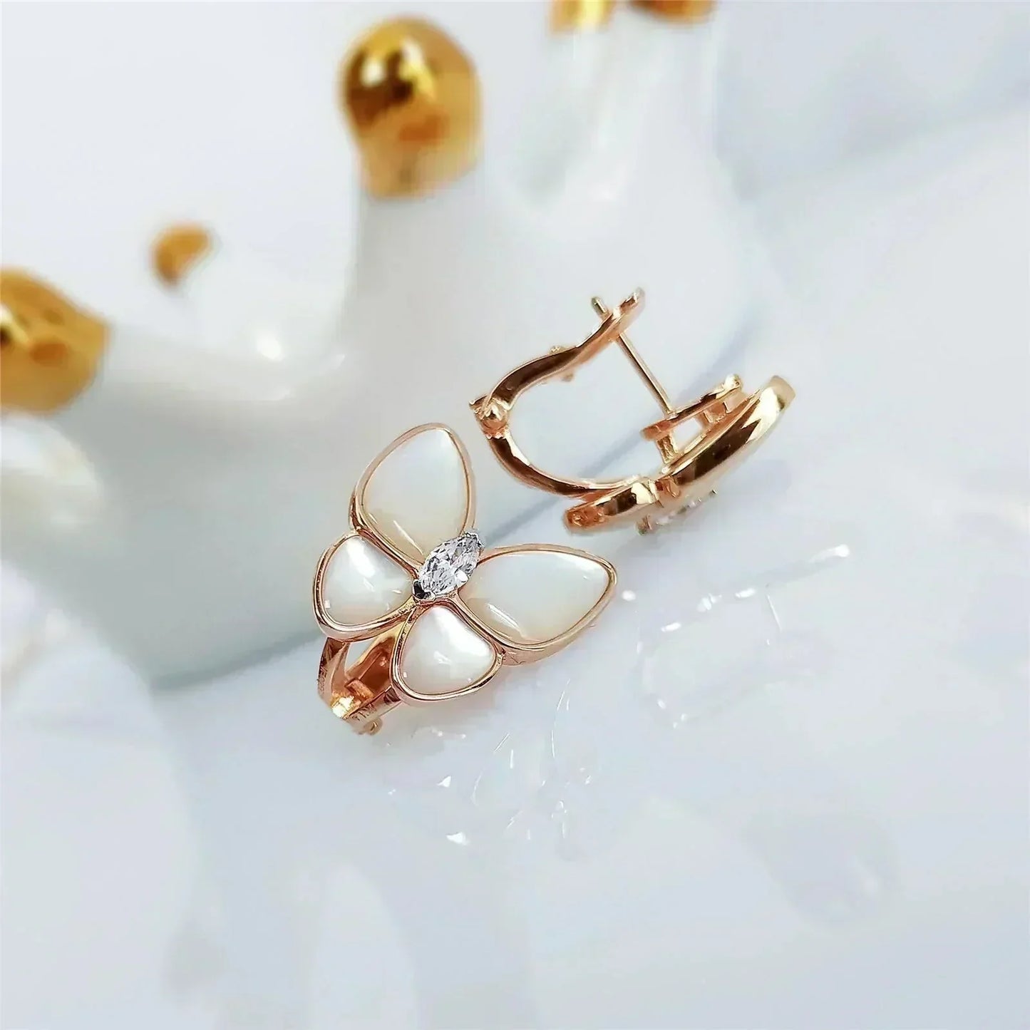 ¡®Moco¡¯BUTTERFLY MOP DIAMOND EARRINGS