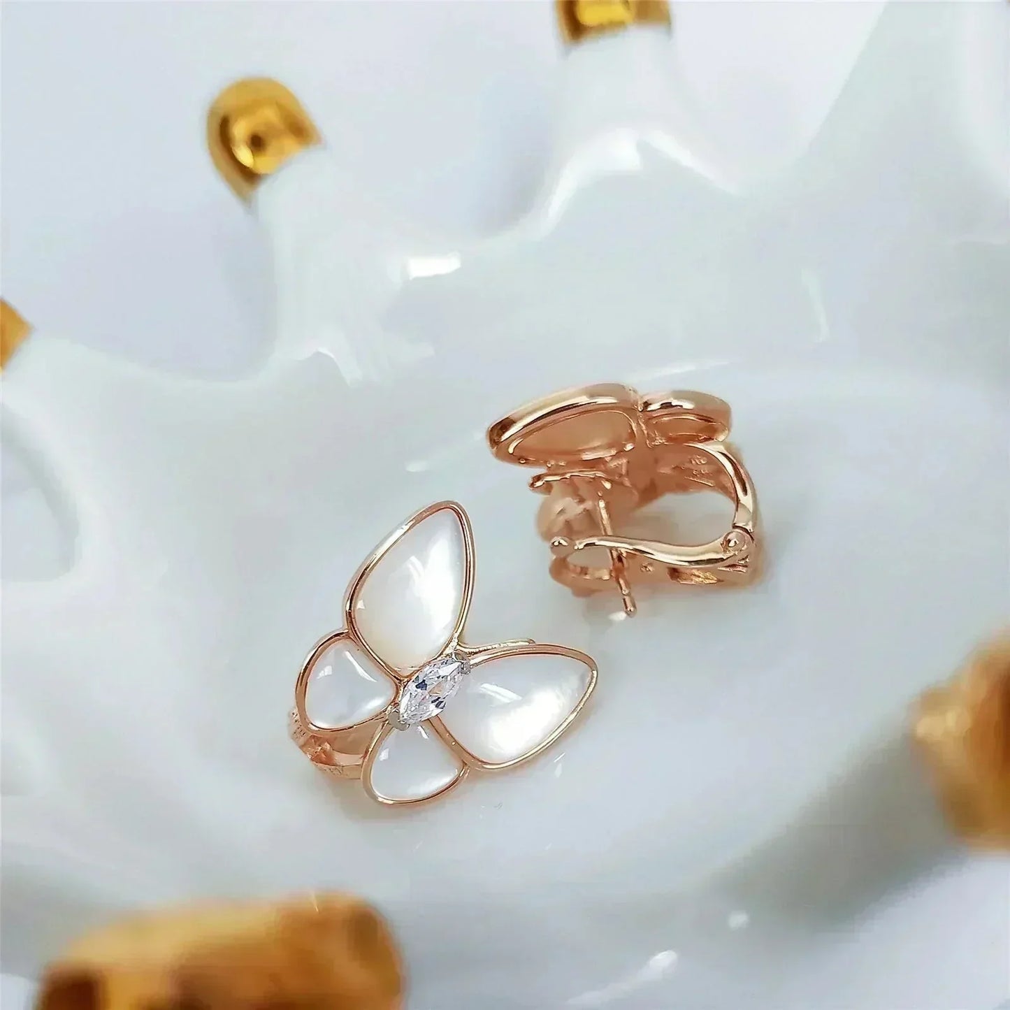 ¡®Moco¡¯BUTTERFLY MOP DIAMOND EARRINGS
