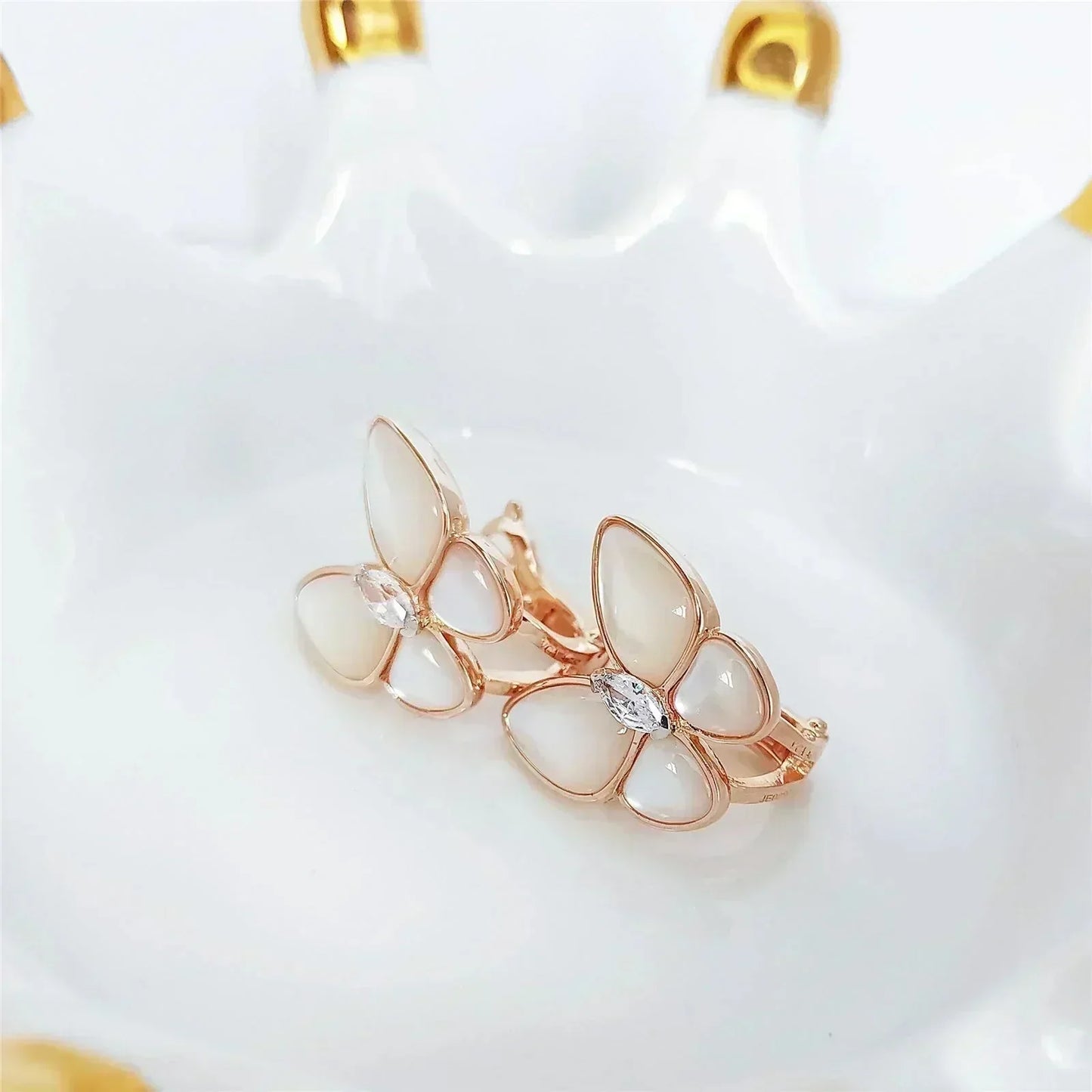 ¡®Moco¡¯BUTTERFLY MOP DIAMOND EARRINGS