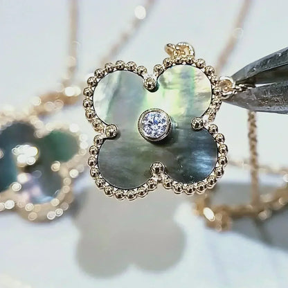 ¡®Moco¡¯CLOVER 15MM DIAMOND AND MOTHER-OF-GREY NECKLACE