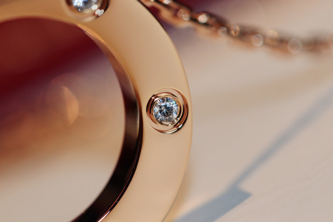 ¡®Moco¡¯LOVE NECKLACE 16MM 6 DIAMONDS PINK GOLD