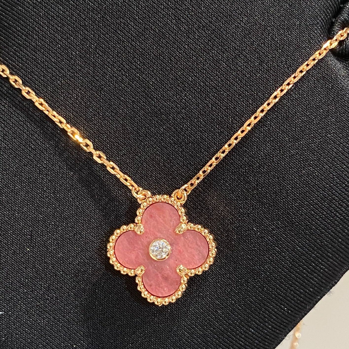 ¡®Moco¡¯CLOVER 15MM DIAMOND RHODONITE NECKLACE