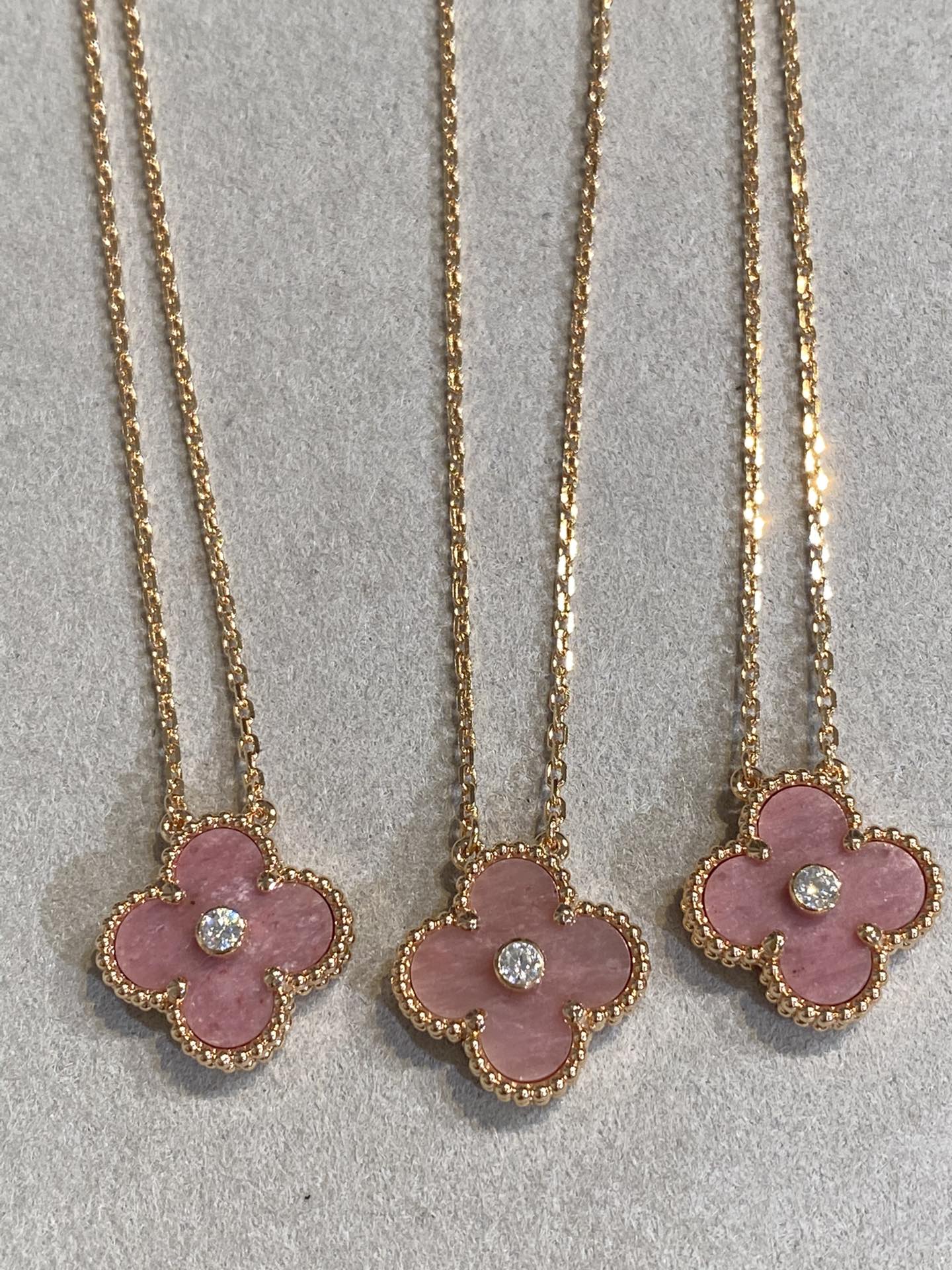 ¡®Moco¡¯CLOVER 15MM DIAMOND RHODONITE NECKLACE