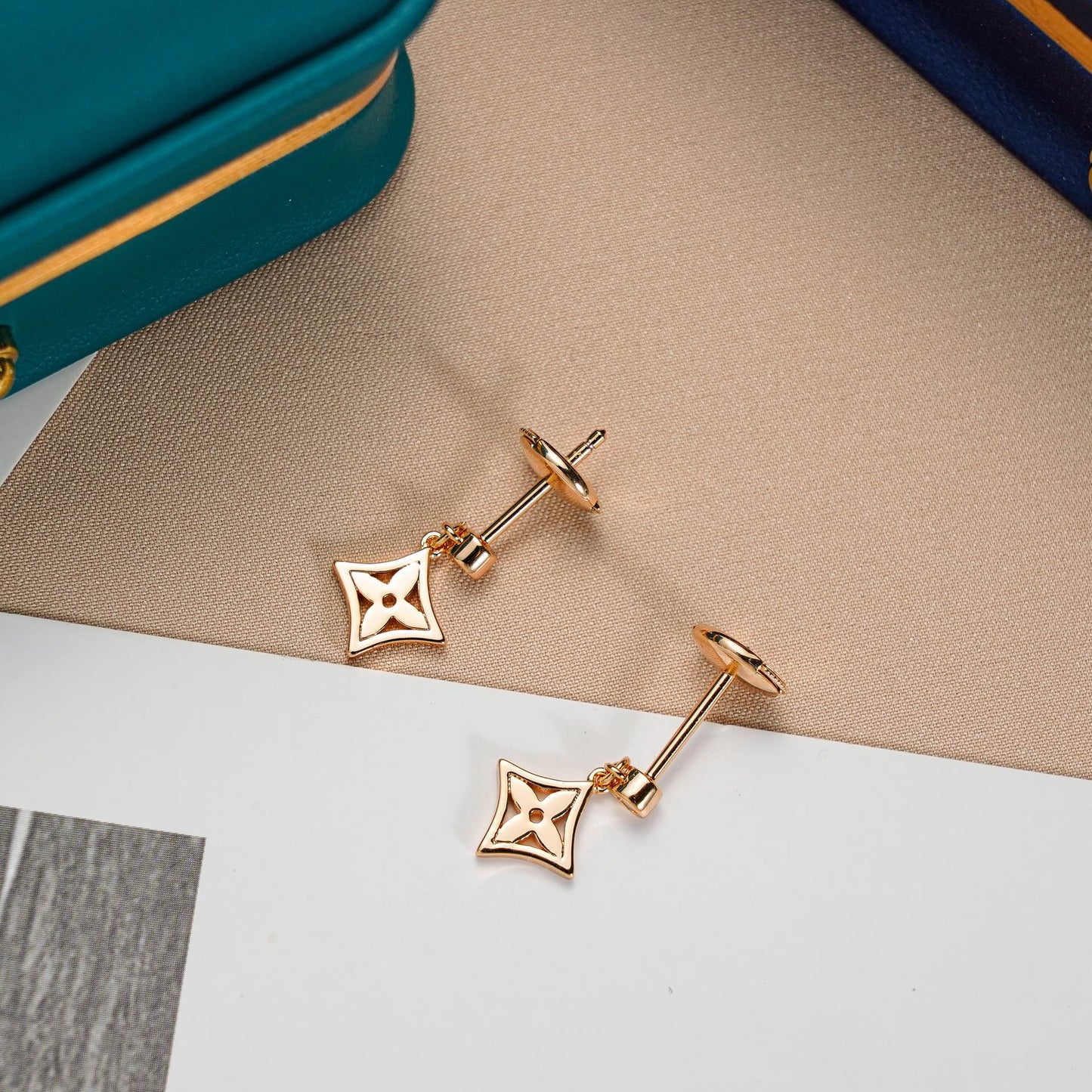 ¡®Moco¡¯STAR EARRINGS GOLD