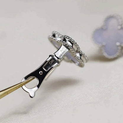 ¡®Moco¡¯CLOVER MEDIUM 1 MOTIFS  WHITE MOP EARRINGS SILVER