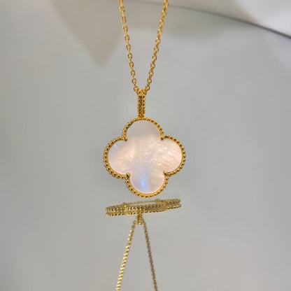 ¡®Moco¡¯CLOVER 25MM MOP LARGE PENDANT NECKLACE