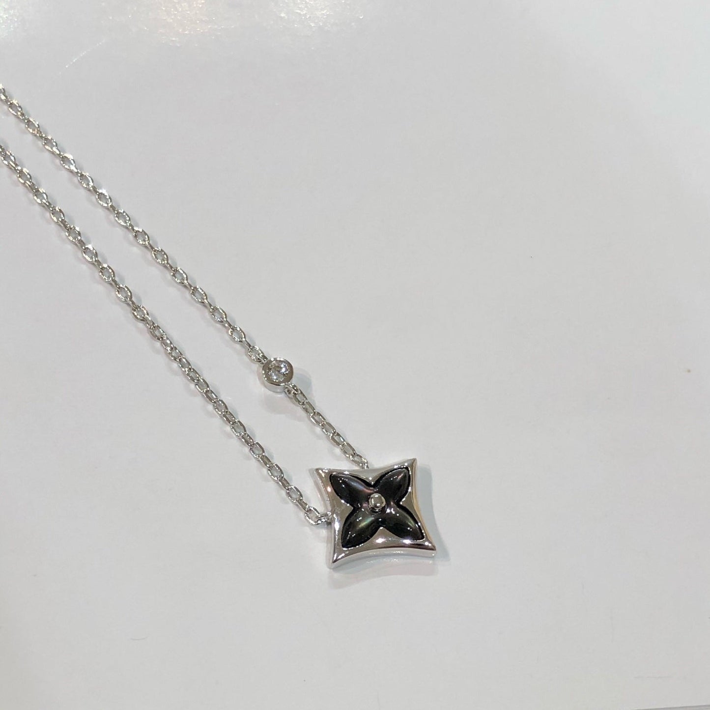 ¡®Moco¡¯STAR BLACK MOP NECKLACE