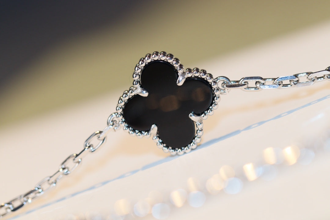 ¡®Moco¡¯CLOVER 20 MOTIFS ONYX DIAMOND SILVER