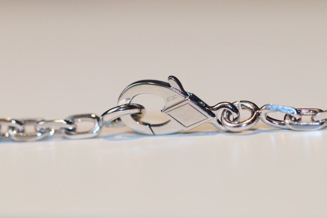 ¡®Moco¡¯CLOVER 20 MOTIFS ONYX DIAMOND SILVER