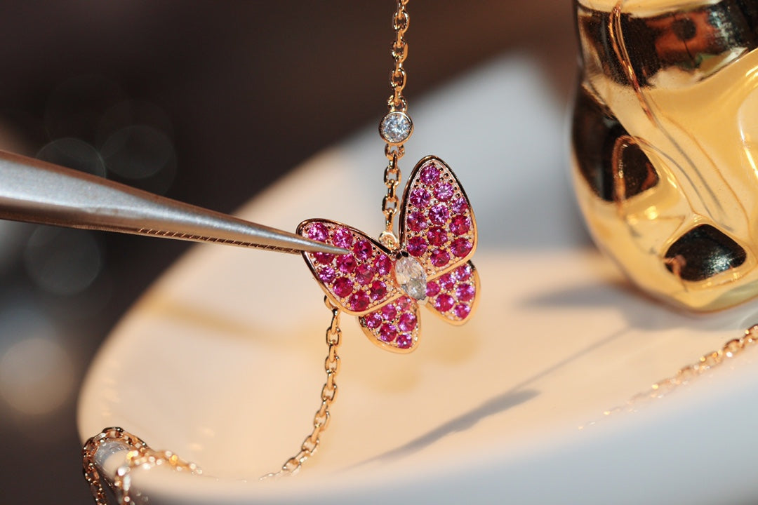 ¡®Moco¡¯BUTTERFLY RED DIAMOND ROSE GOLD NECKLACE