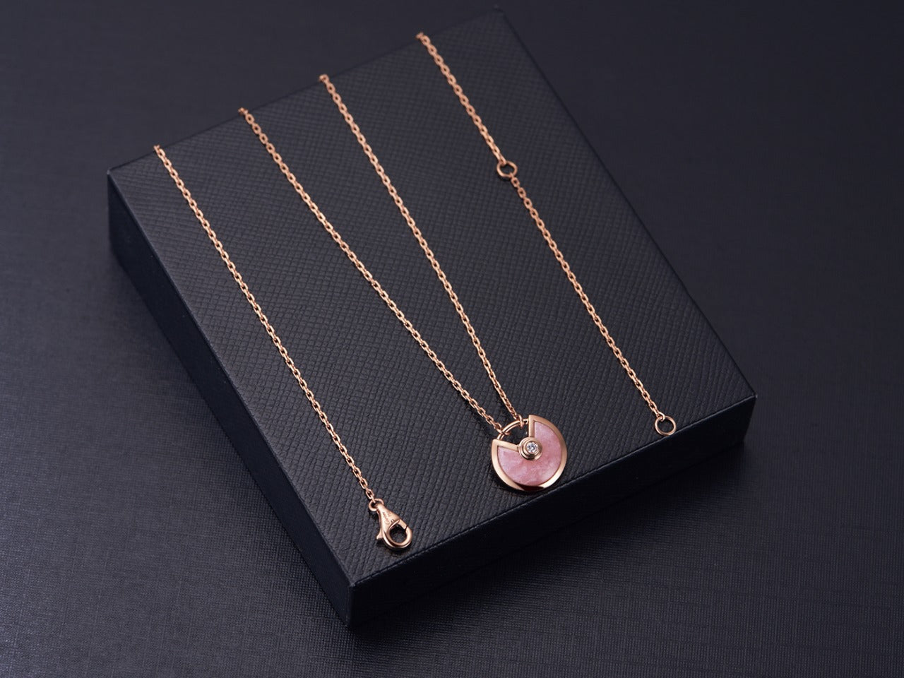 ¡®Moco¡¯AMULETTE ROSE GOLD PINK MOP NECKLACE