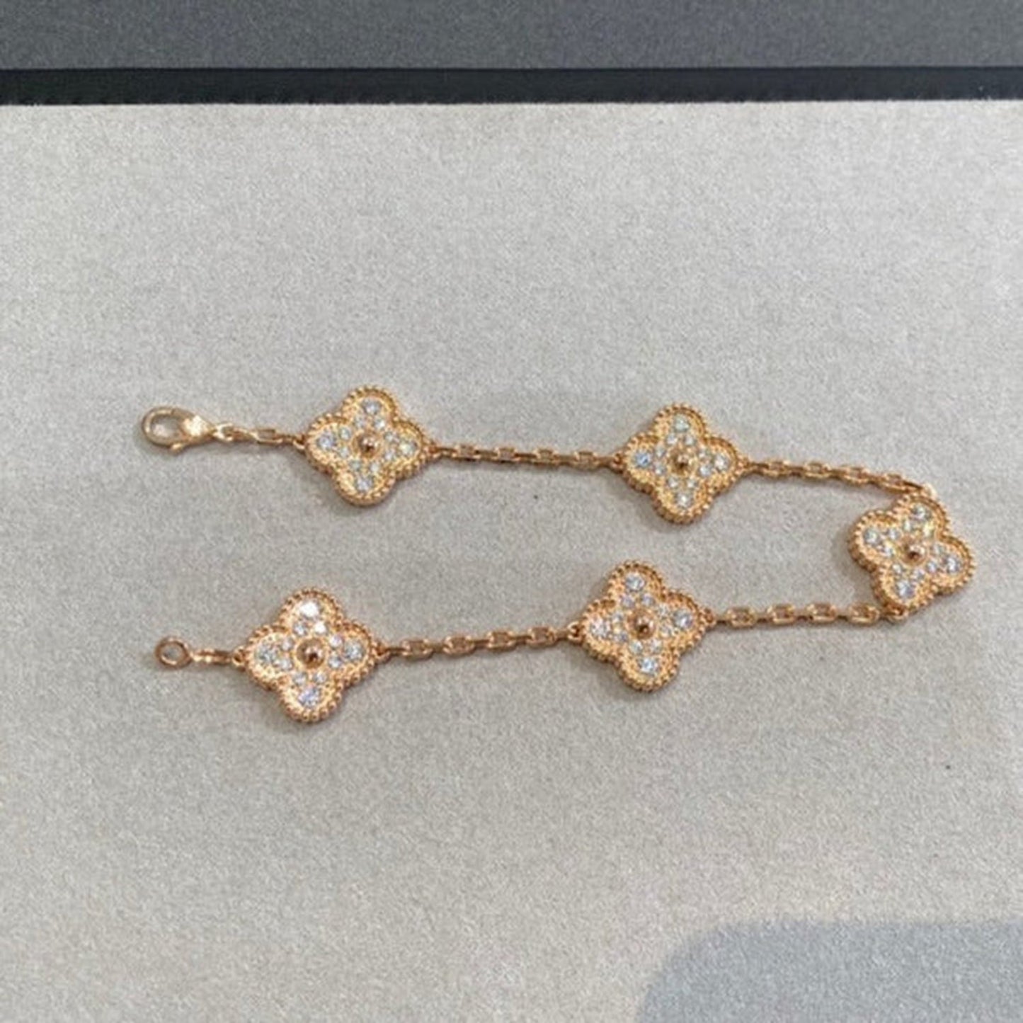 [Moco] New  CLOVER 5 MOTIF FULL DIAMOND BRACELET COLLECTION