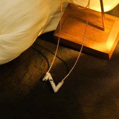 ¡®Moco¡¯VOLT SILVER DIAMOND PEDANT NECKLACE