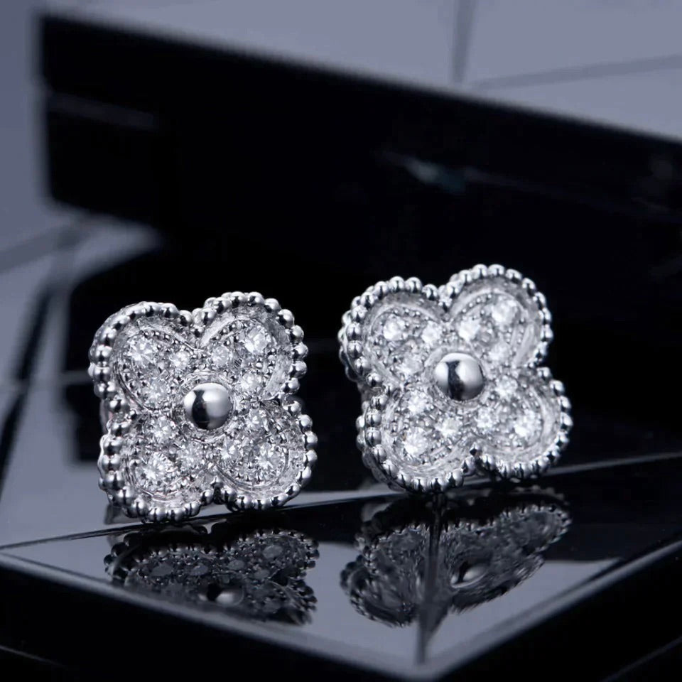 ¡®Moco¡¯CLOVER 1 MOTIFS DIAMOND STUD EARRINGS SILVER