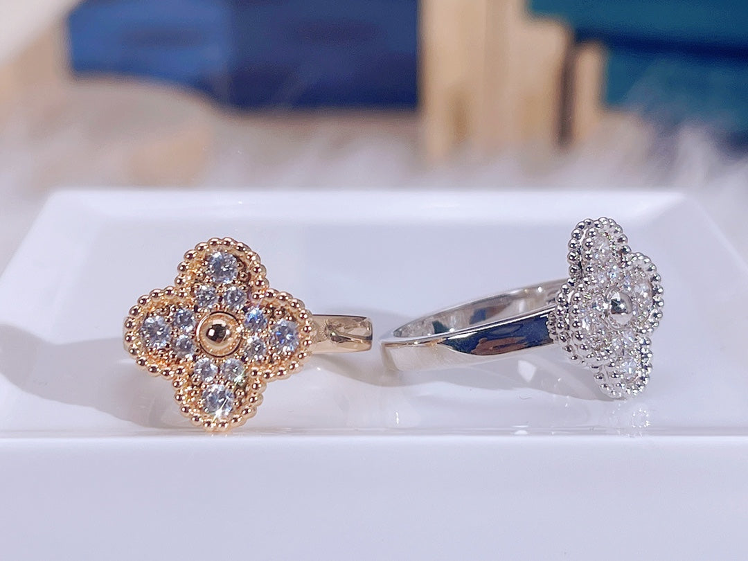 ¡®Moco¡¯CLOVER DIAMOND RING