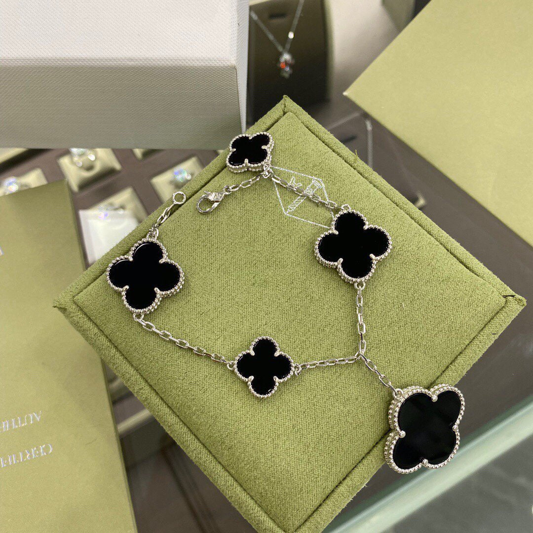 ¡®Moco¡¯CLOVER 5 MOTIFS SIVLER ONYX BRACELET