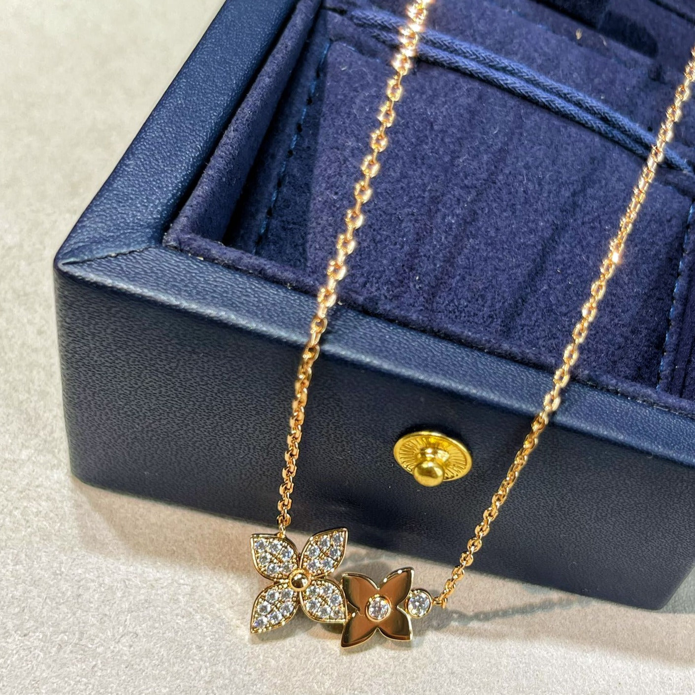 ¡®Moco¡¯STAR BLOSSOM NECKLACE PINK GOLD DIAMONDS