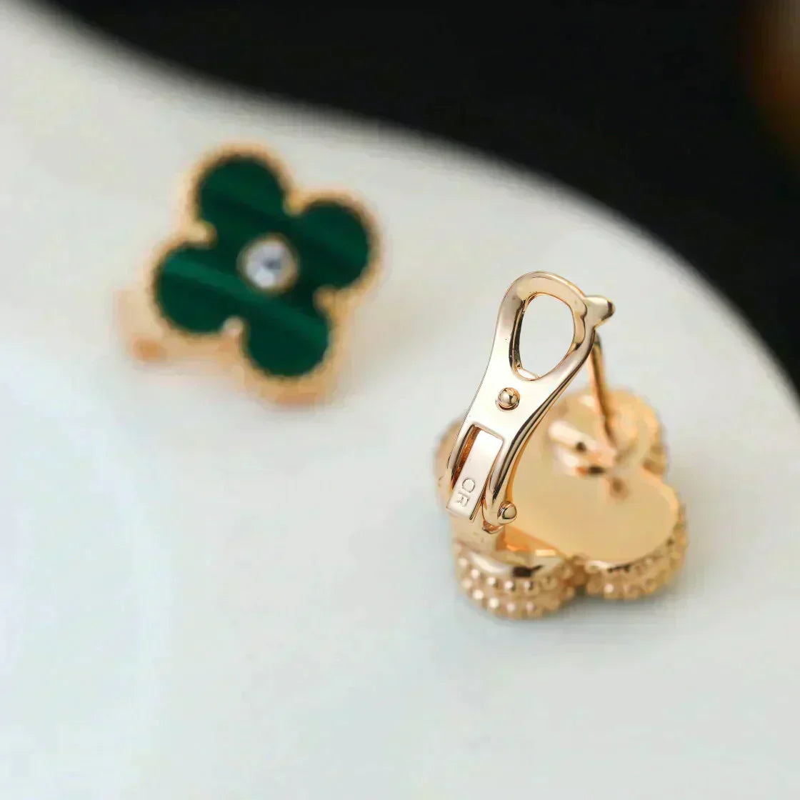 ¡®Moco¡¯CLOVER MEDIUM 1 MOTIFS MALACHITE DIAMOND EARRINGS