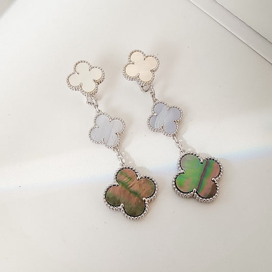 ¡®Moco¡¯CLOVER 3 MOTIFS CHALCEDONY DARK MOP SILVER EARRINGS