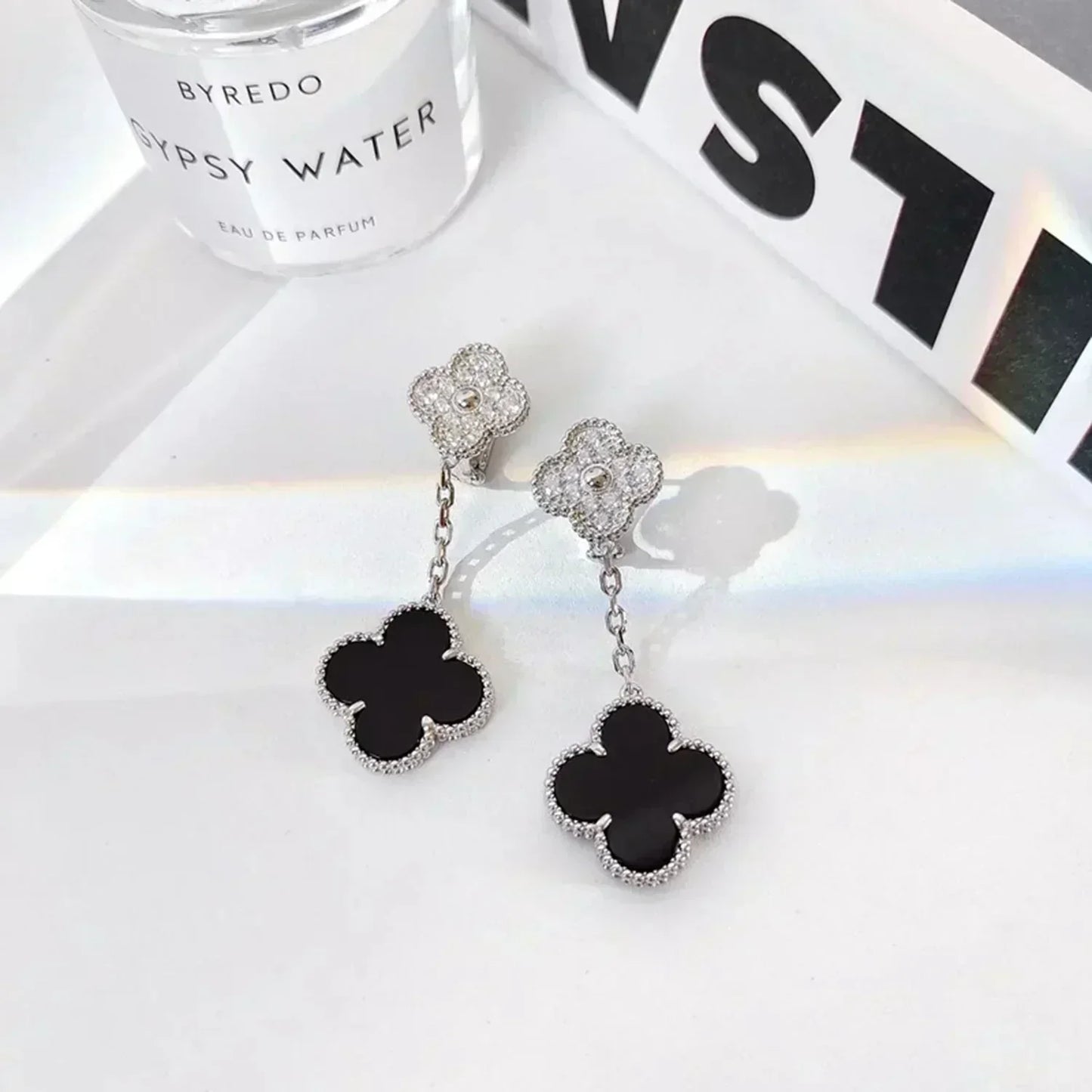 ¡®Moco¡¯CLOVER 2 MOTIFS  DIAMOND ONYX EARRINGS SILVER