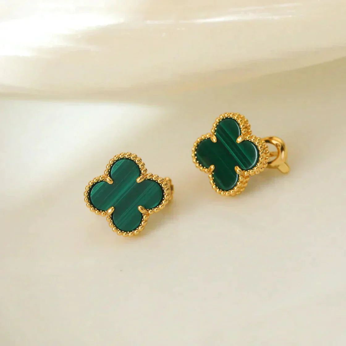 ¡®Moco¡¯CLOVER MEDIUM 1 MOTIFS MALACHITE  EARRINGS