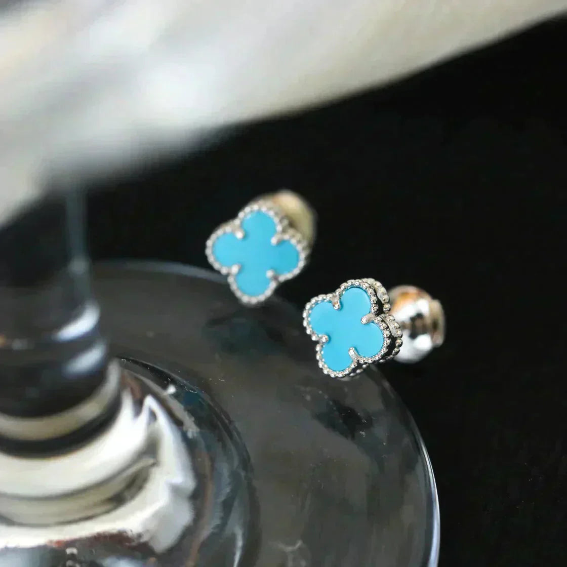 ¡®Moco¡¯CLOVER MINI 9.5MM ONYX STUD EARRINGS SILVER