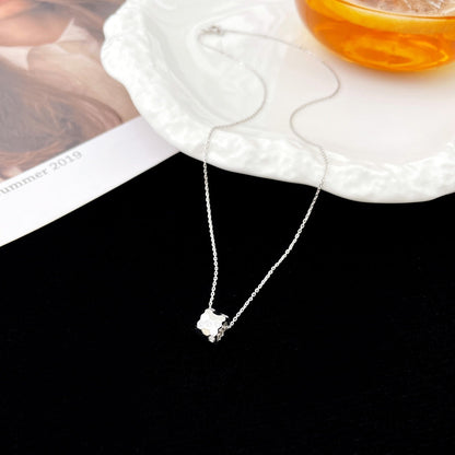¡®Moco¡¯BEE MINI PEDANT DIAMOND NECKLACE